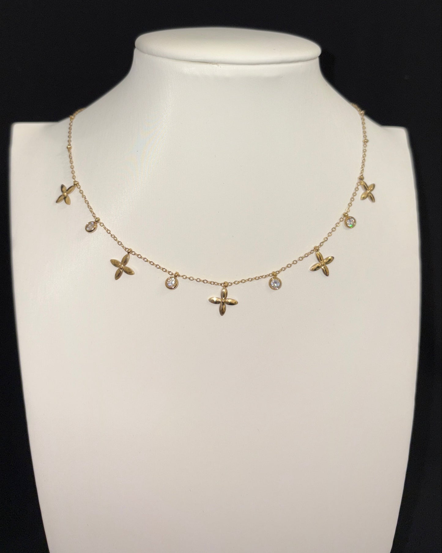 Collier Nova